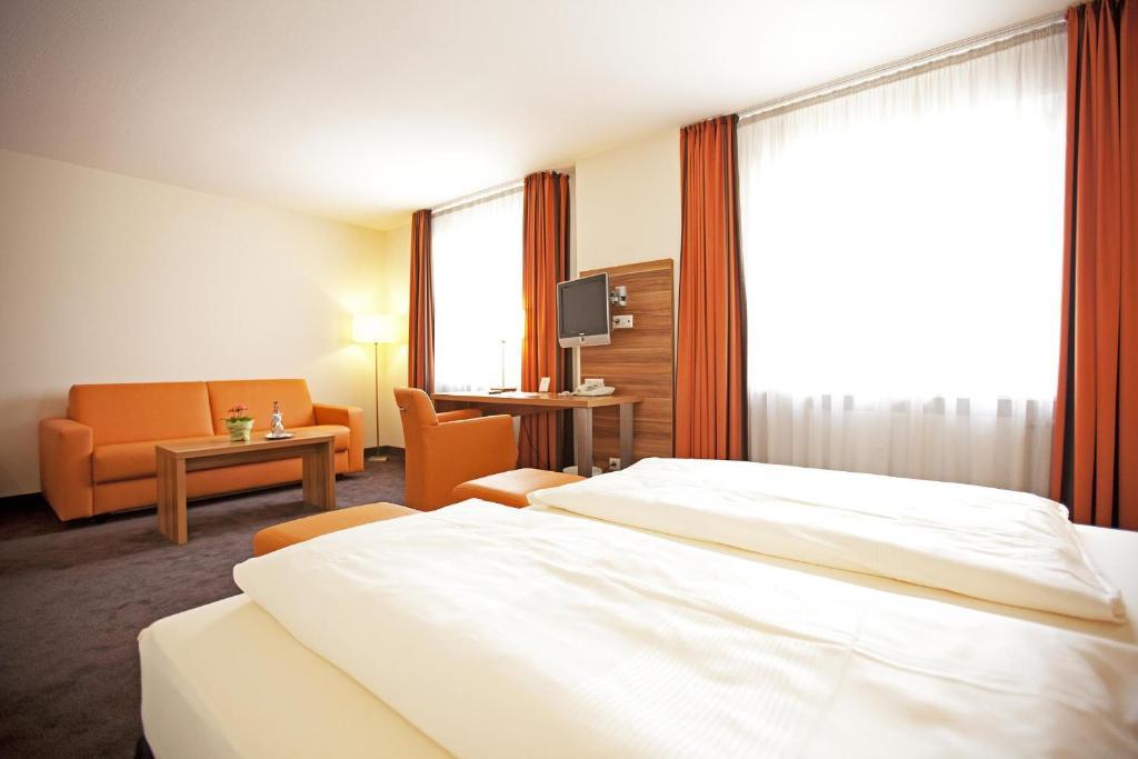 Hotel Hirsch Leonberg Room photo