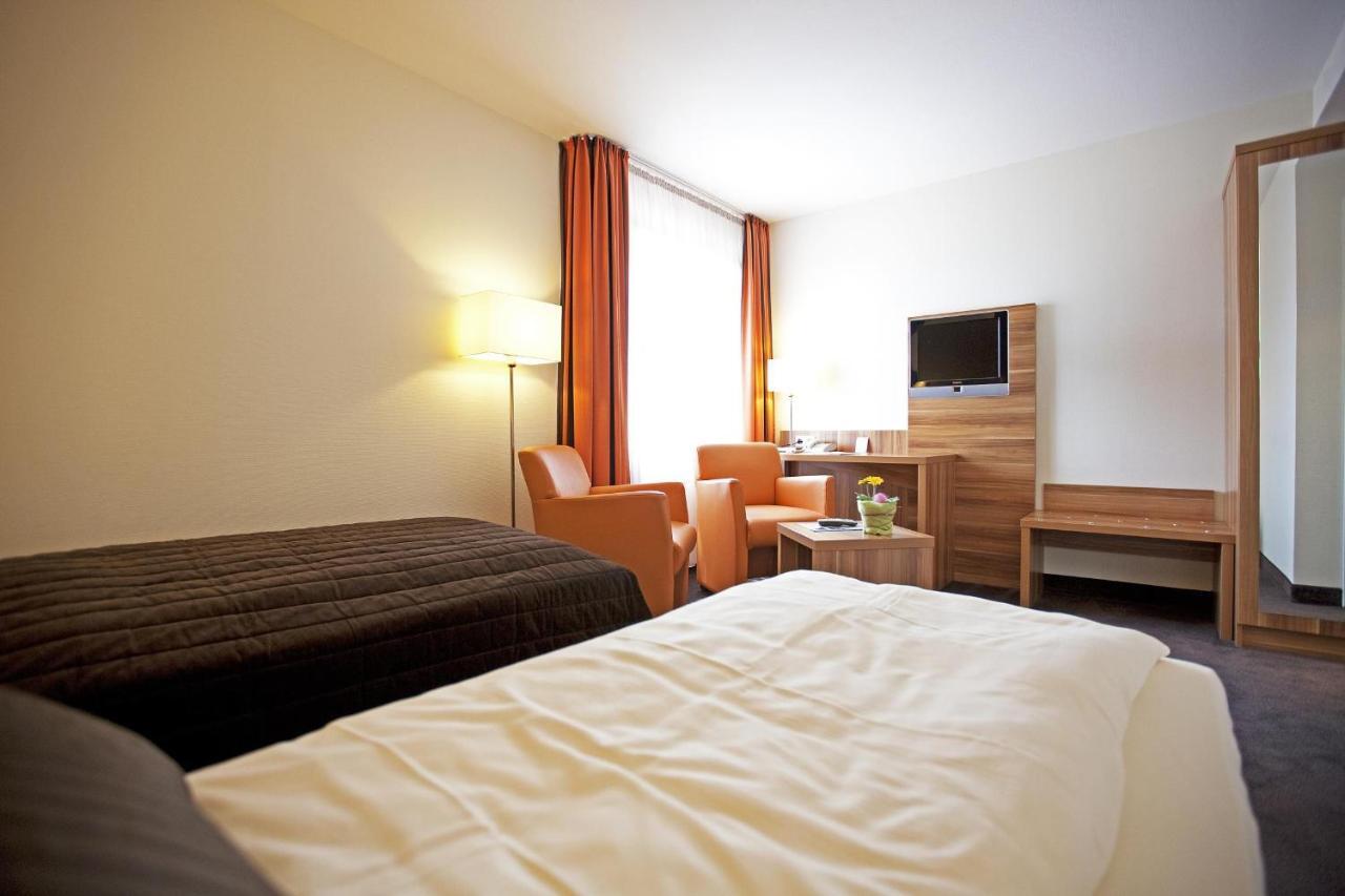 Hotel Hirsch Leonberg Room photo