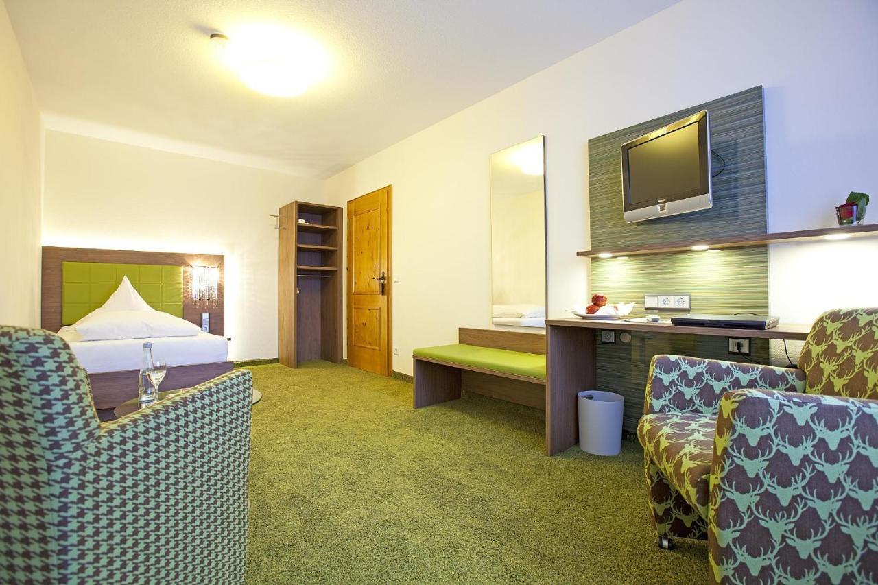 Hotel Hirsch Leonberg Room photo